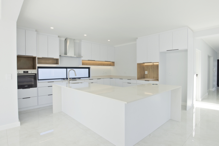 5 Bedroom Property for Sale in Sandown Western Cape